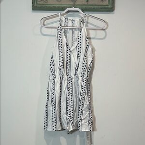 Cupshe bohemian arrow Black and White romper shorts women’s size medium new
